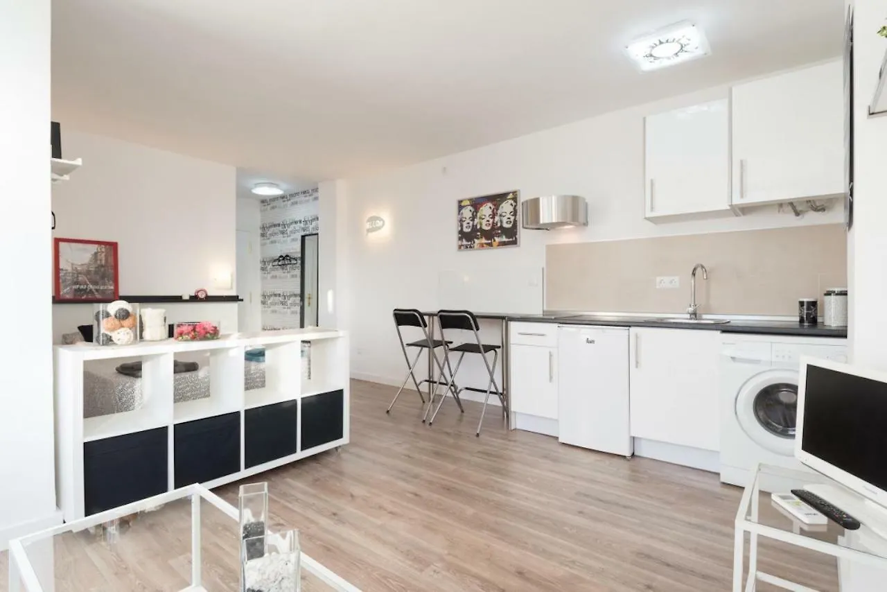 Candado Beach Studios Malaga Apartment